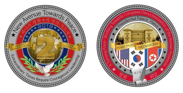 کاخ سفید از سکه های مذاکرات صلح آمریکا و کره شمالی رونمایی کرد