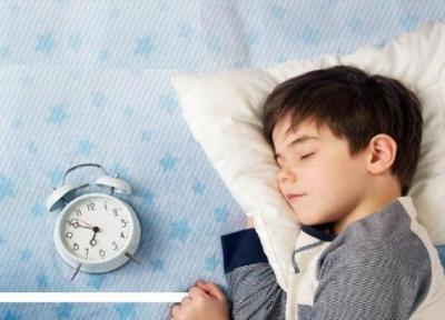 چطور خواب بچه ها را برای روز های مدرسه تنظیم کنیم؟