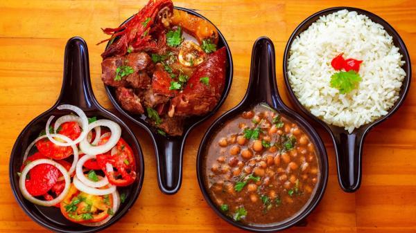 طرز تهیه خوراک لوبیا چیتی لعاب دار؛ رازهای غلظت عالی رستورانی
